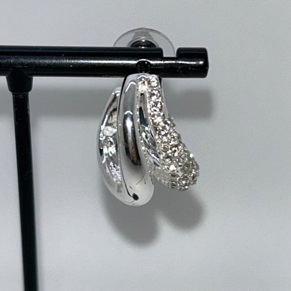 Gloria Vanderbilt Post Hoop Earrings Silver-Tone Rhinestone Classic Style - Picture 2 of 8